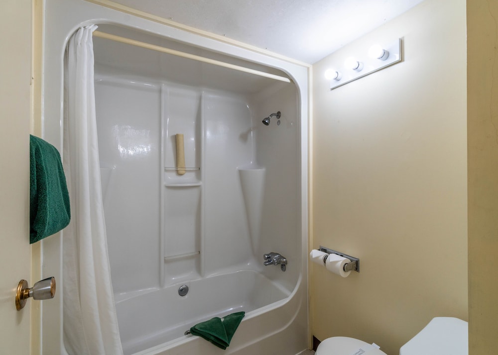 Canadas Best Value Desert Inn & Suites Cache Creek