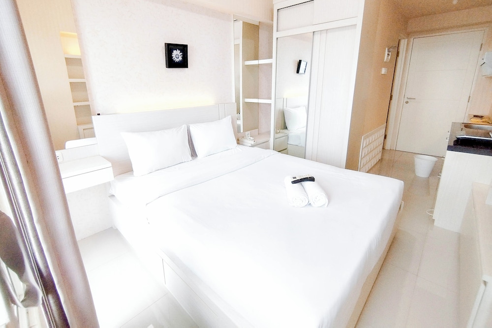 Studio Minimalist Connect to Pakuwon Mall at Tanglin Supermall Mansion Apartment