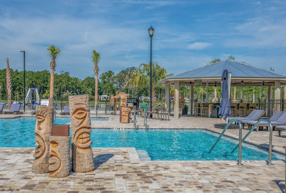 Island Oaks RV Resort