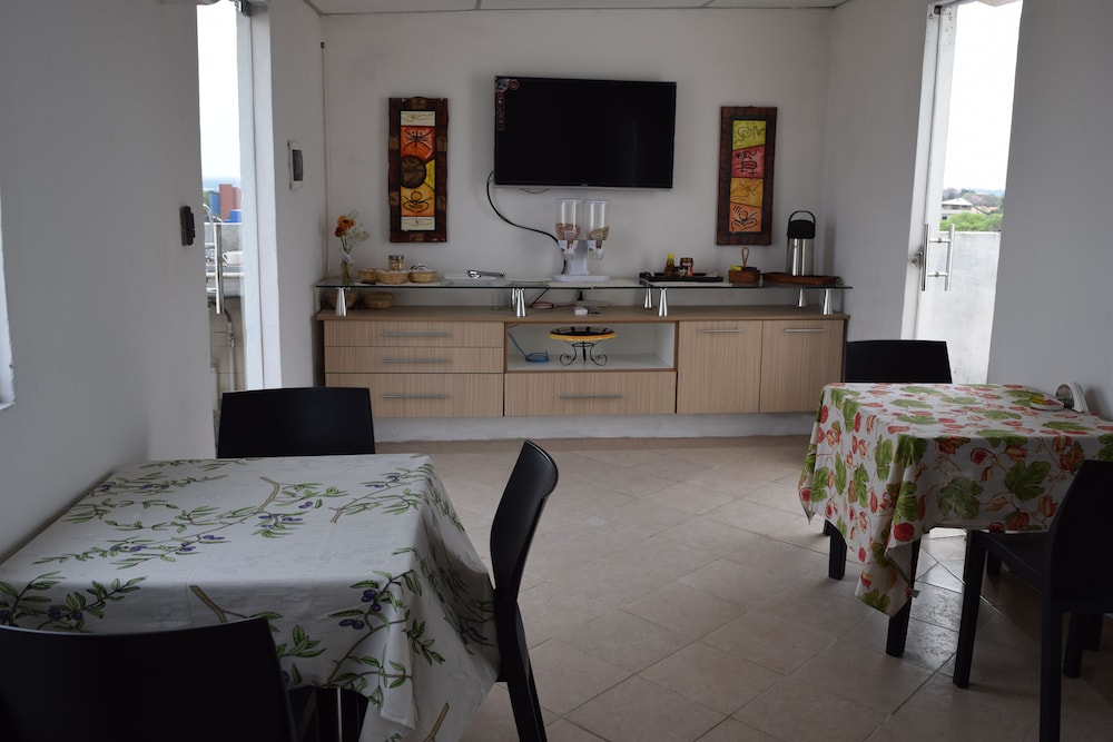 Acosta Ñu Apart Hotel