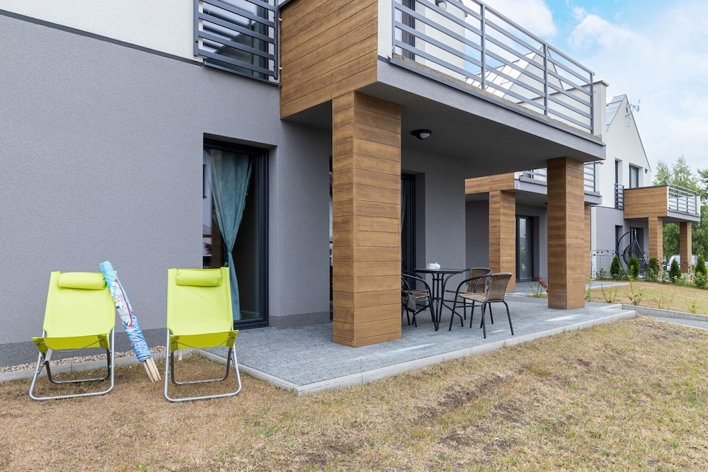 Coast Apartment With Terrace by Renters