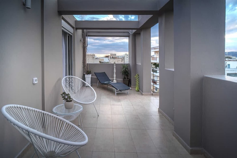 Acropolis Panorama Penthouse - Central Cozy Nest