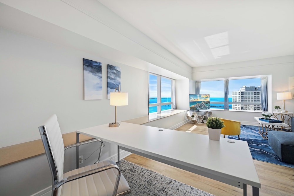 1435 Brickell Ave #3004