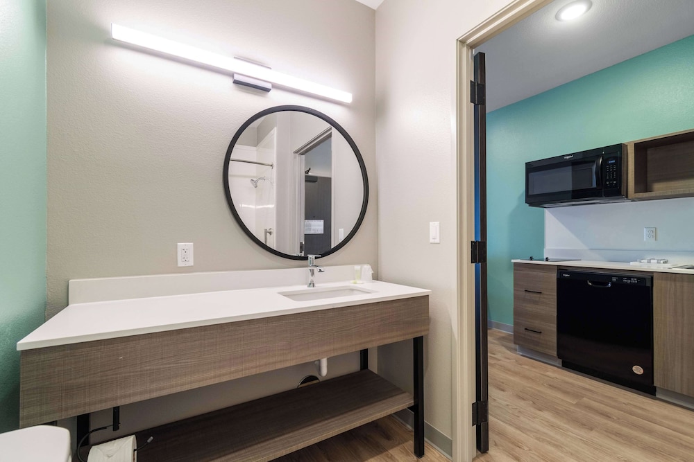 ECHO Suites Extended Stay by Wyndham Houston Katy West