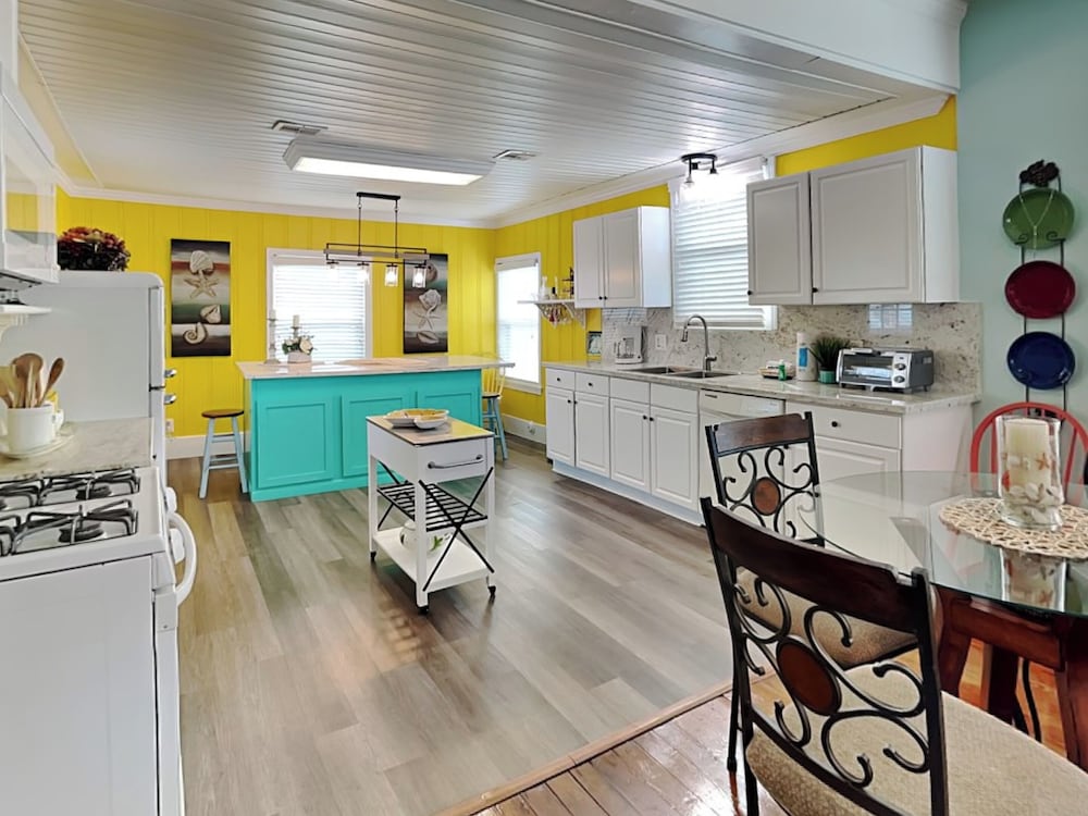 Seawall Celebration Manor by Ryson Vacation Rentals