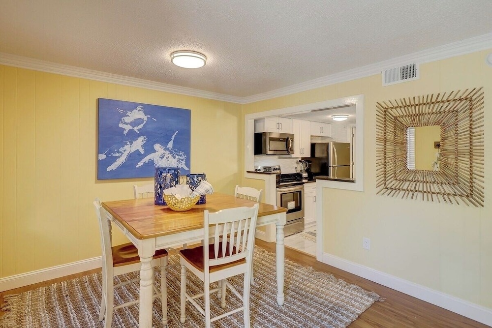 Family 2BR Retreat Near Beach + Pool Hilton Head
