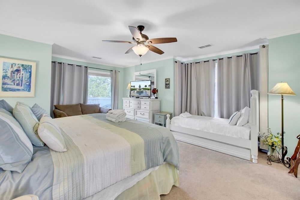 Racquet Club 35 by Wild Dunes, in Resort Core