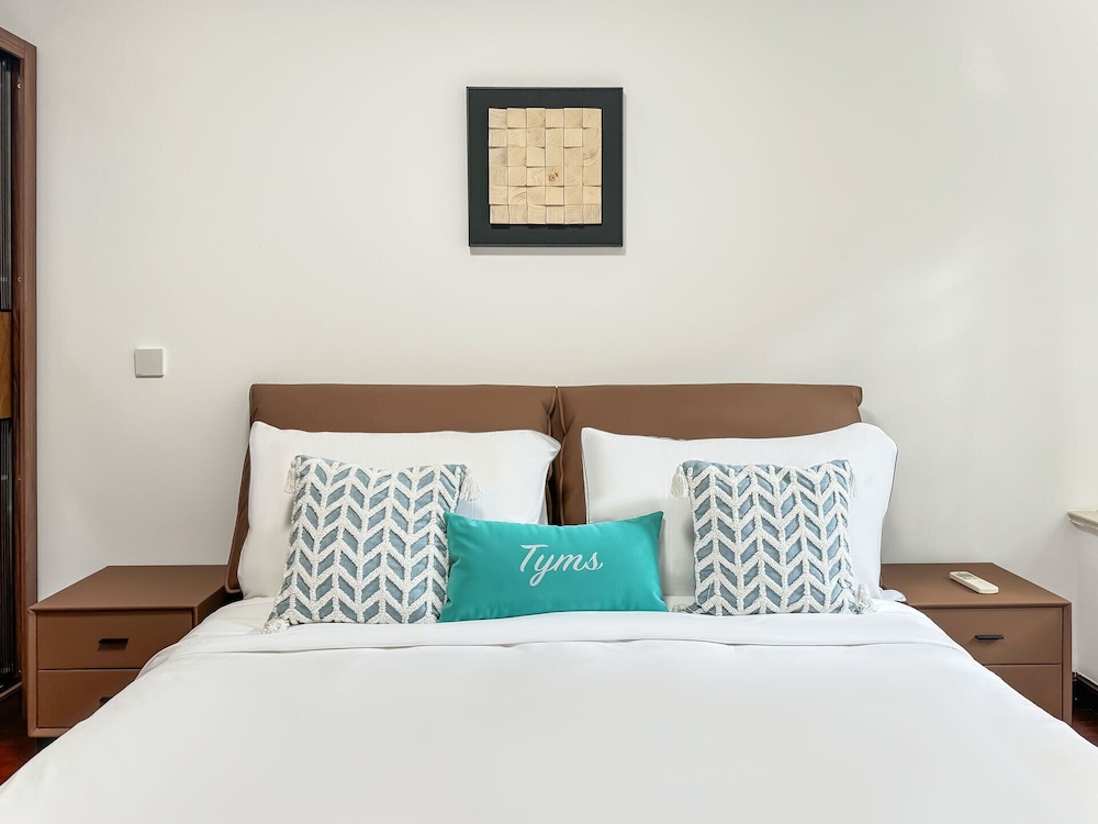 Tyms 2BR with Kitchen 5min to Metro