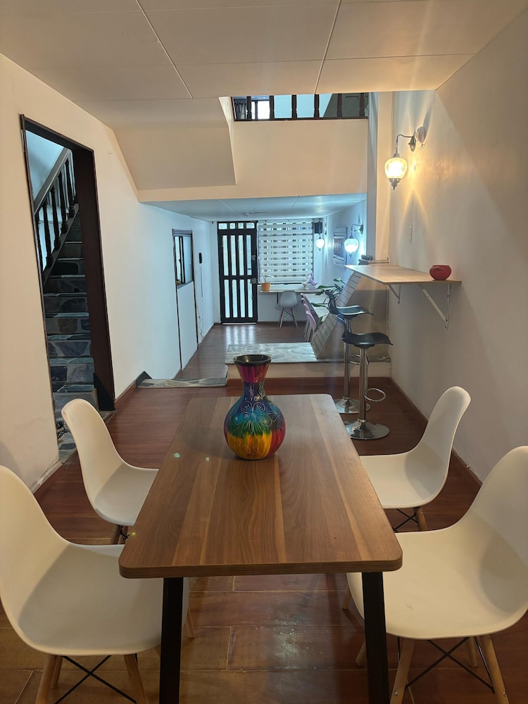 Kuyay Yachi Hostel