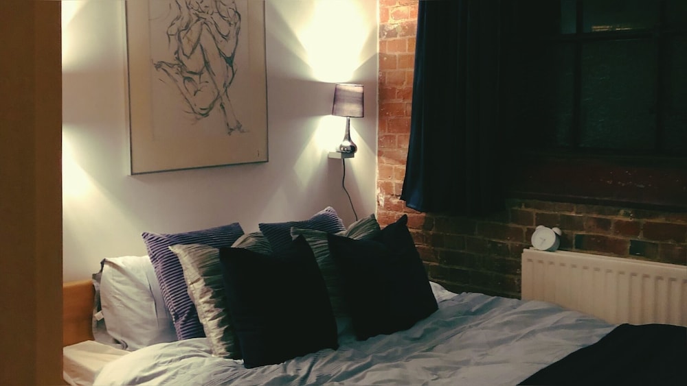 Lovely 2-bed Apartment in Canterbury view 2