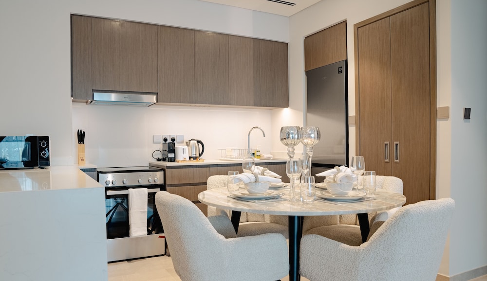 Downtown Luxe 1BR Vibes at Grande