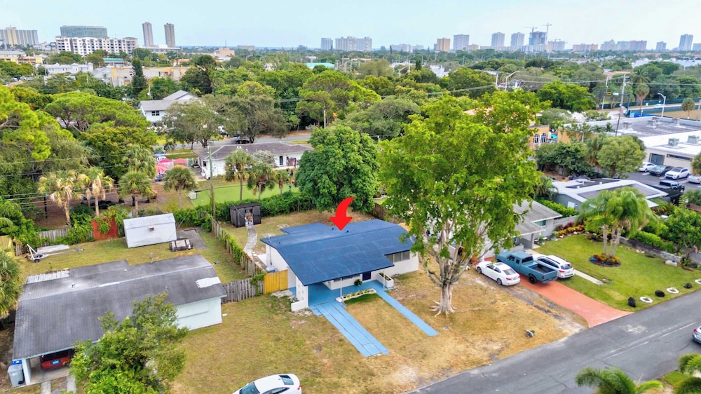 Pompano Beach Bungalow for 5!