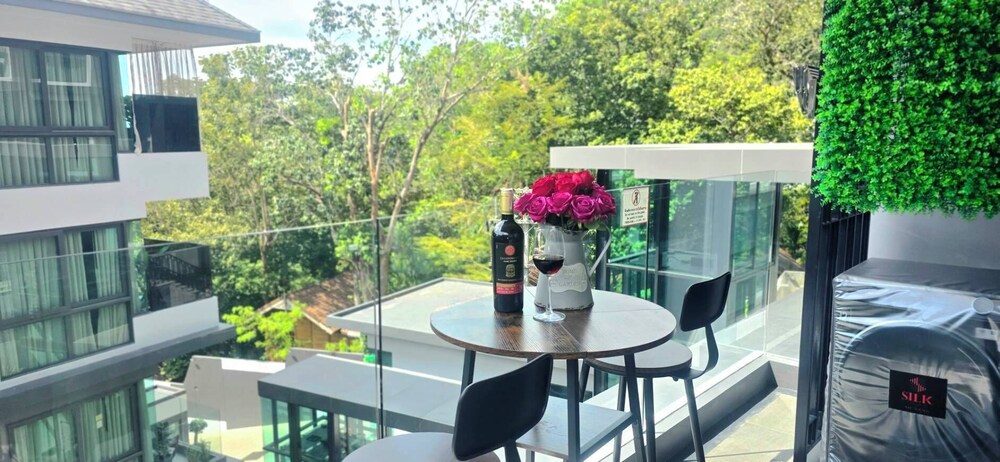 A202 - One Bedroom Partial Seaview Serviced Apartment, Ao Nang Beach