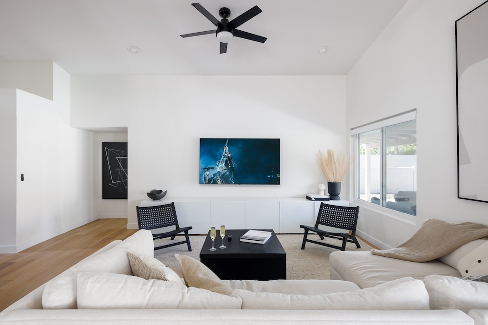 Bohemian Resort- Pool Heat Available - Golf & Games!