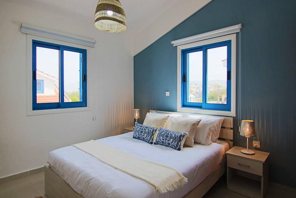 Phaedrus Living Villa Agios Therissos view 3