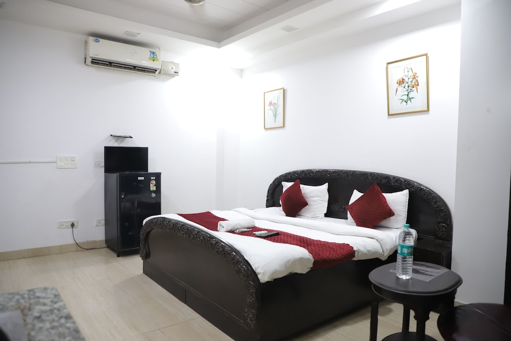 Mauryan Elite Hotel Lajpat Nager