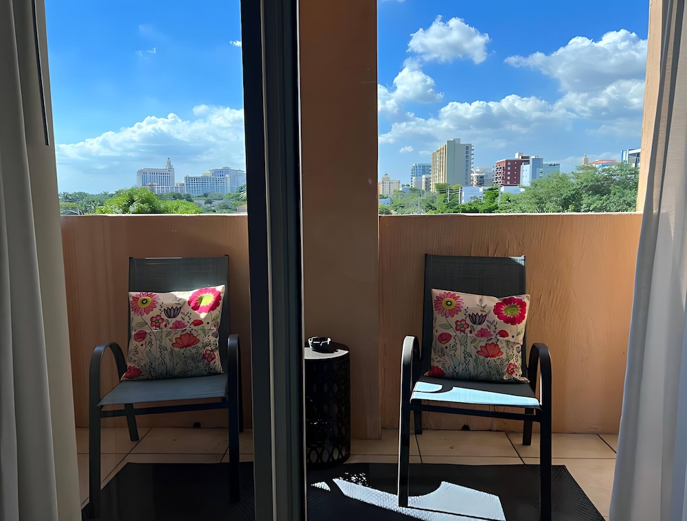 I Love It Coral Way Apartments