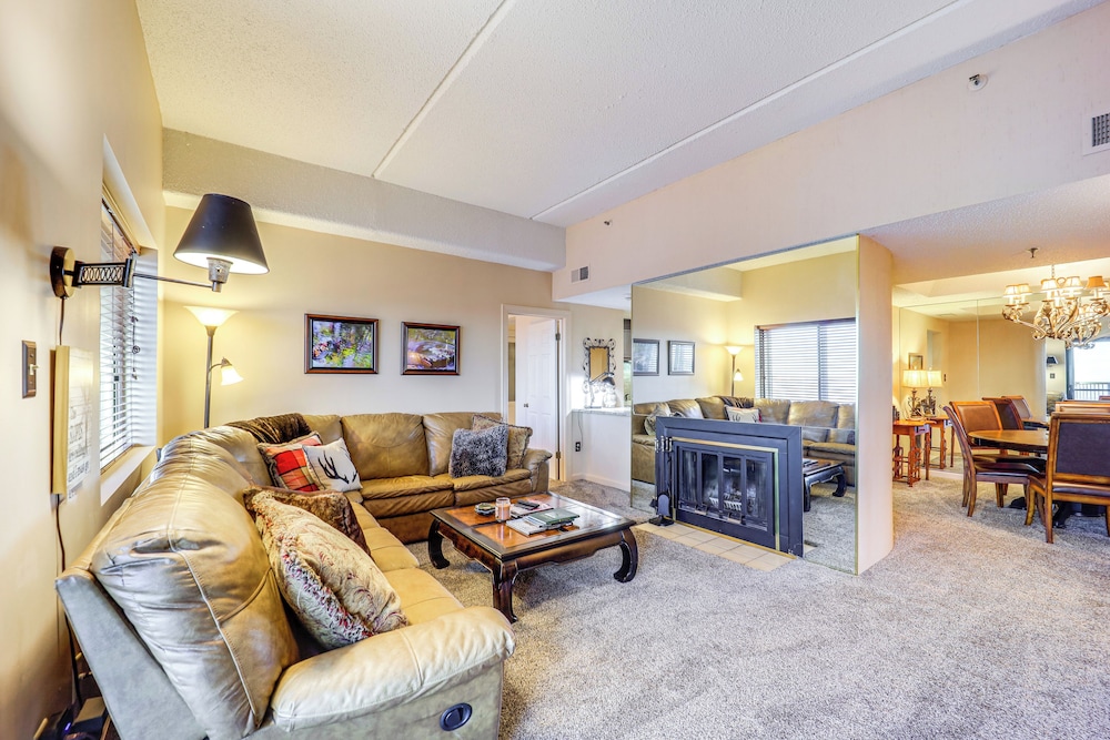 Slope Views & Ski In/out: Sugar Mtn Condo W/pool