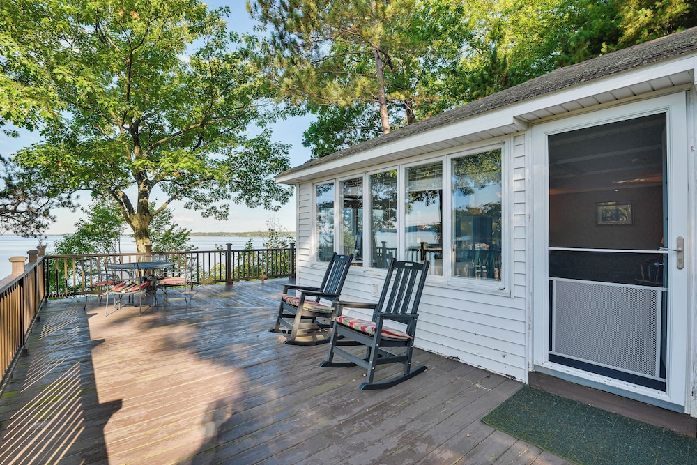 St Lawrence River Cottage w/ Panoramic Views!
