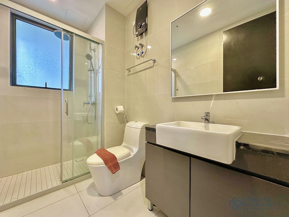 Country Garden Danga Bay Sea View Homestay by Stayrene