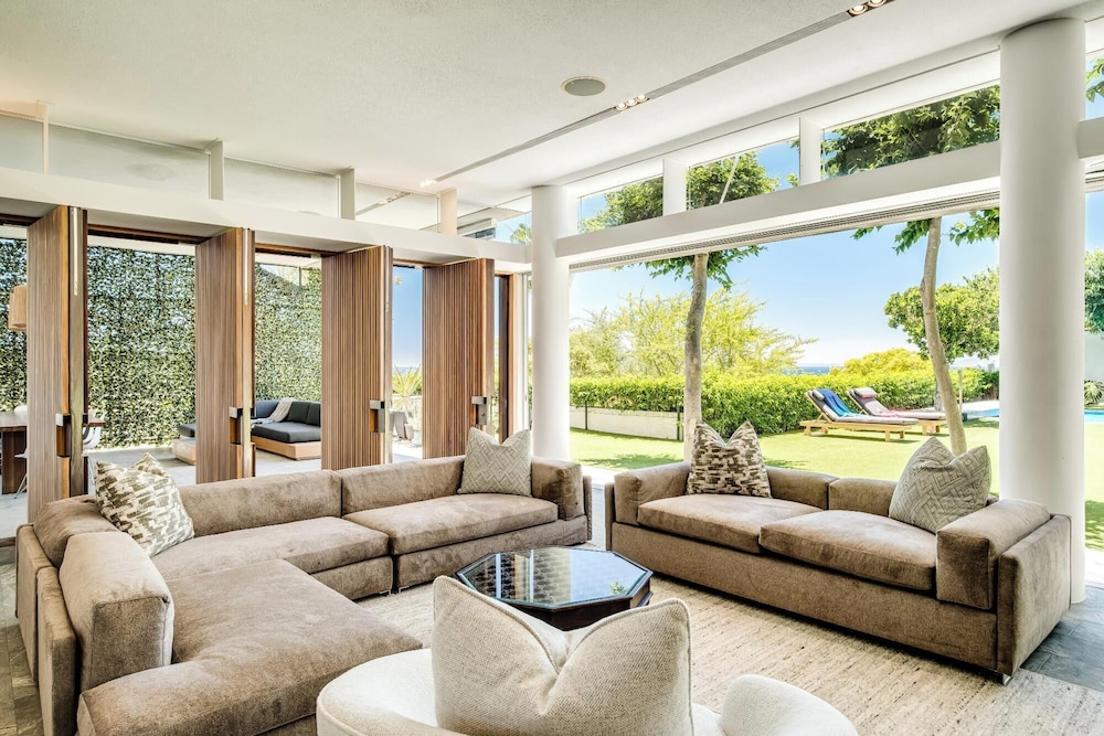 Unforgettable Fresnaye Sea View Villa Disa House