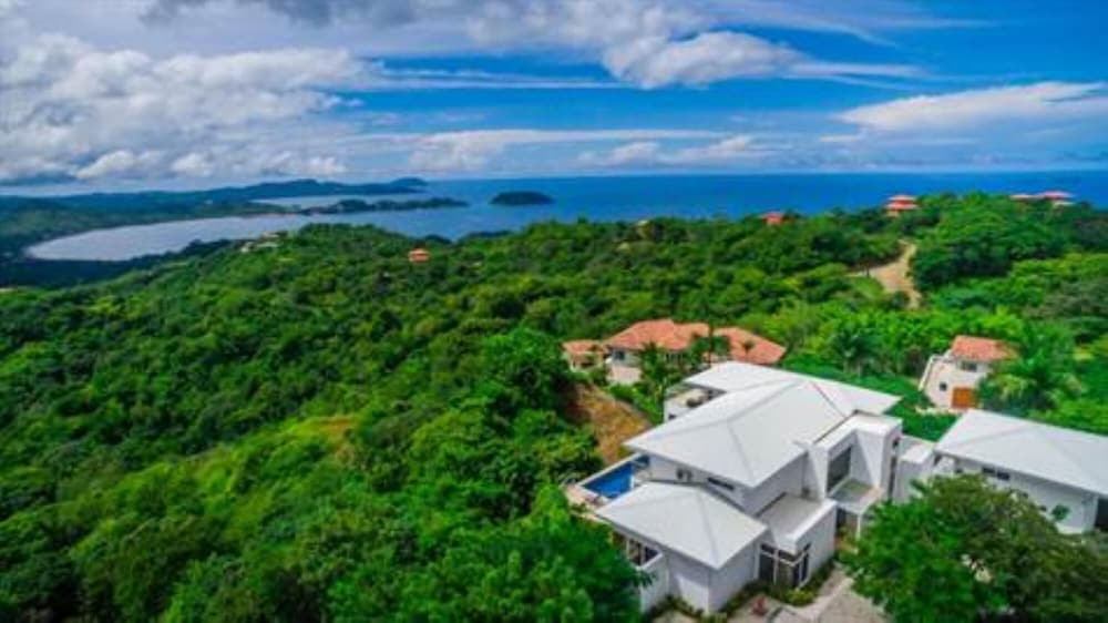 Breathtaking Oceanview Retreat With Infinity Pool in Playa Potrero Villa Blanca