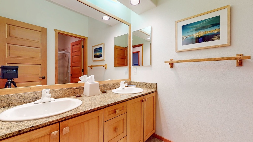 Snowcreek V #819 4 Bedroom Condo