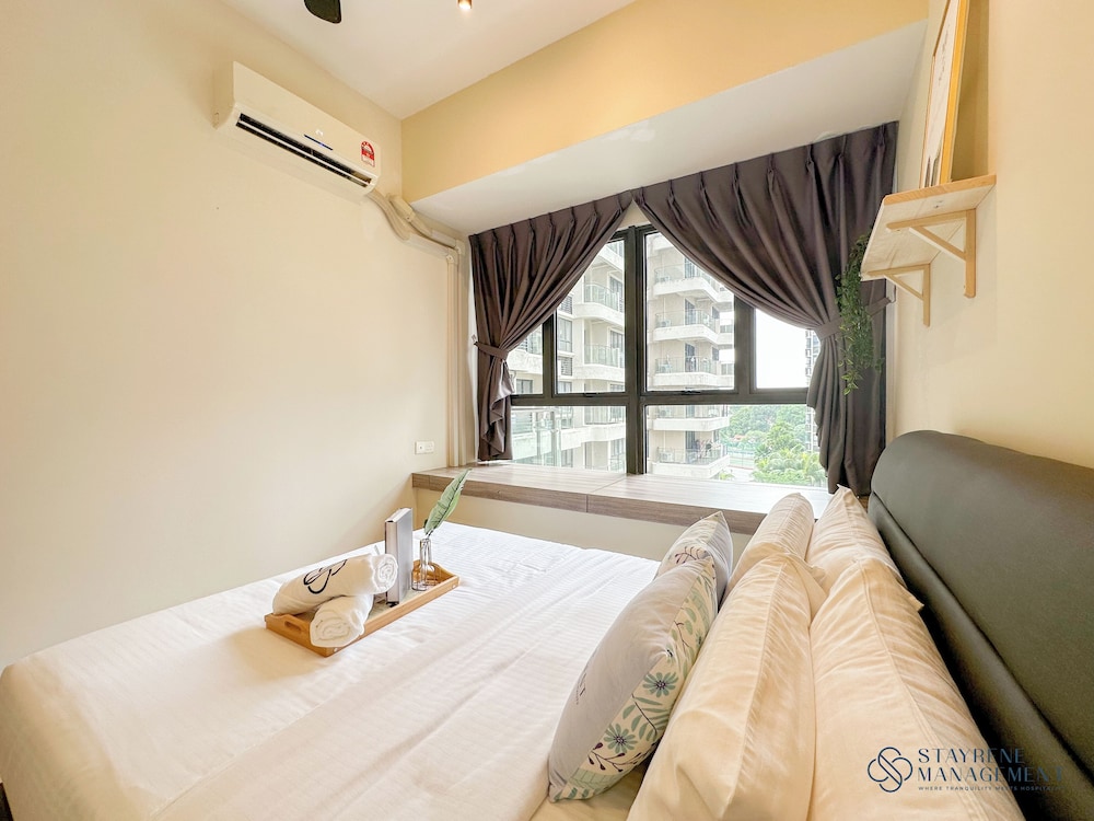 Country Garden Danga Bay Sea View Homestay by Stayrene