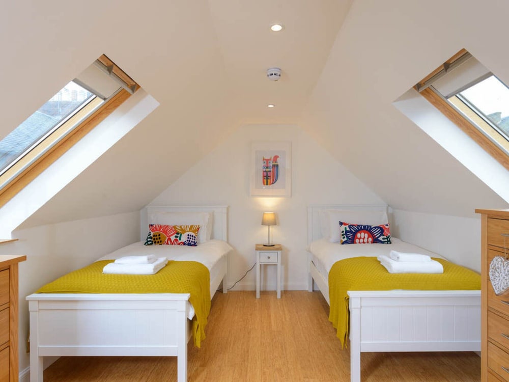 Curlew - Double Upper Apartment view 2