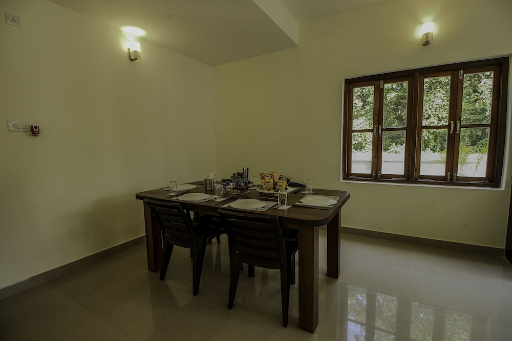 OYO 9891 Home Poolside 2BHK Villa Thalassa