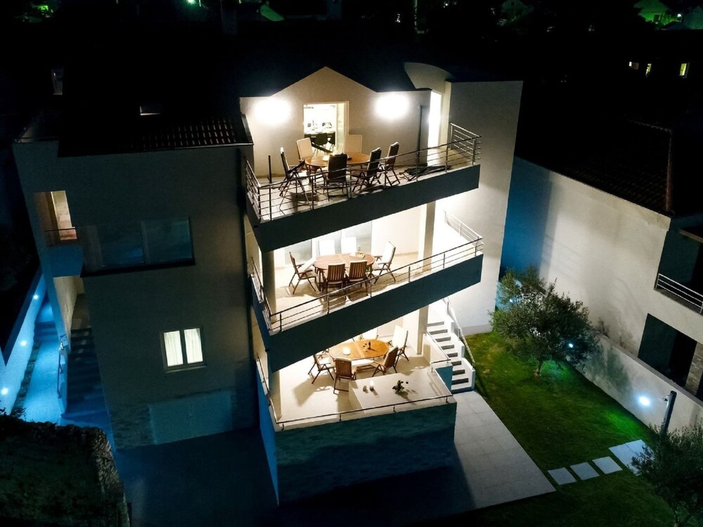 Modern Villa in Nin With Terrace view 4