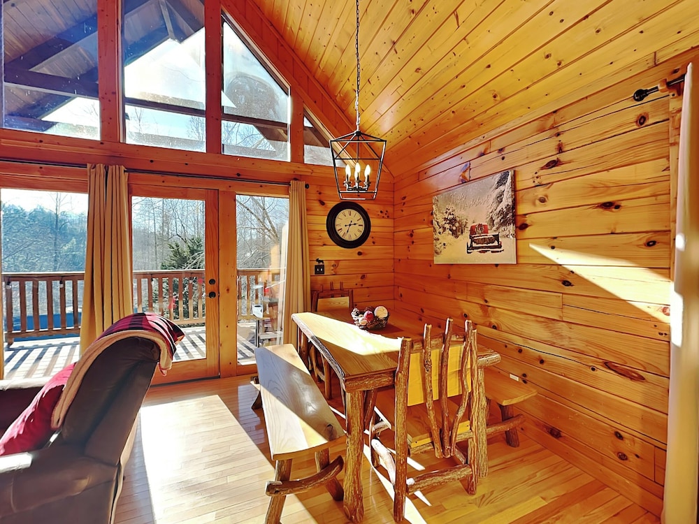 Smoky Bear Hideaway by Jackson Mountain Rentals