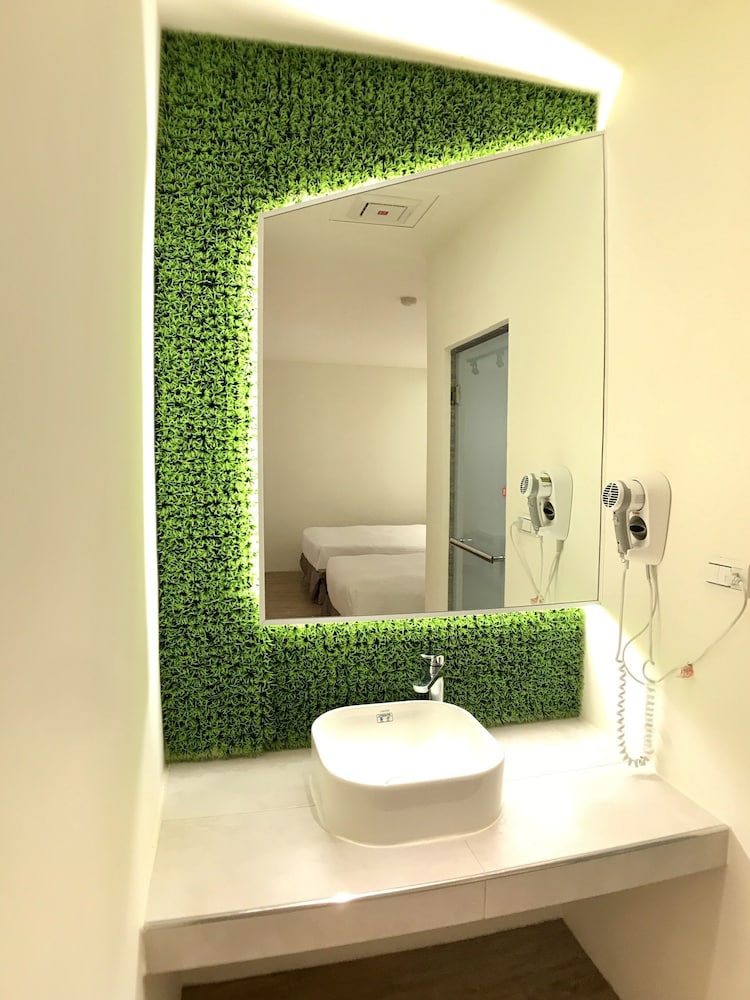 Martin Wales Hotel Kenting