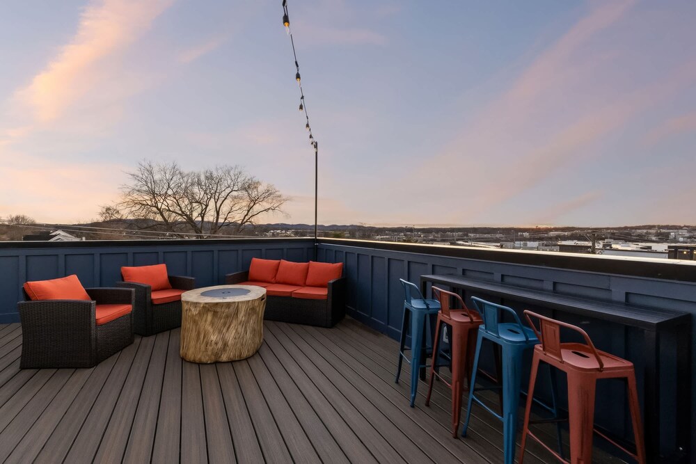 Two Homes Hot Tub Rooftop Deck in Nashville