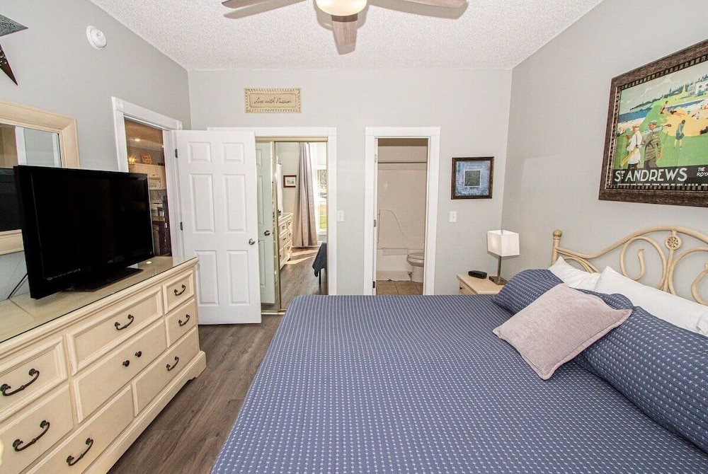 Magnolia Place 4709-203 2 Bedroom Condo