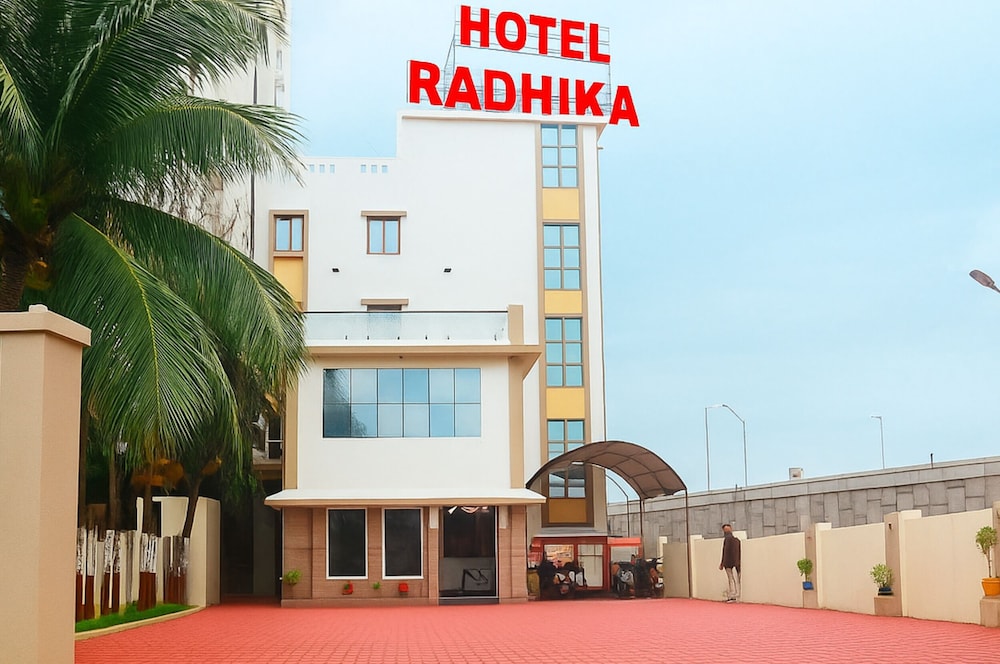 Hotel Radhika