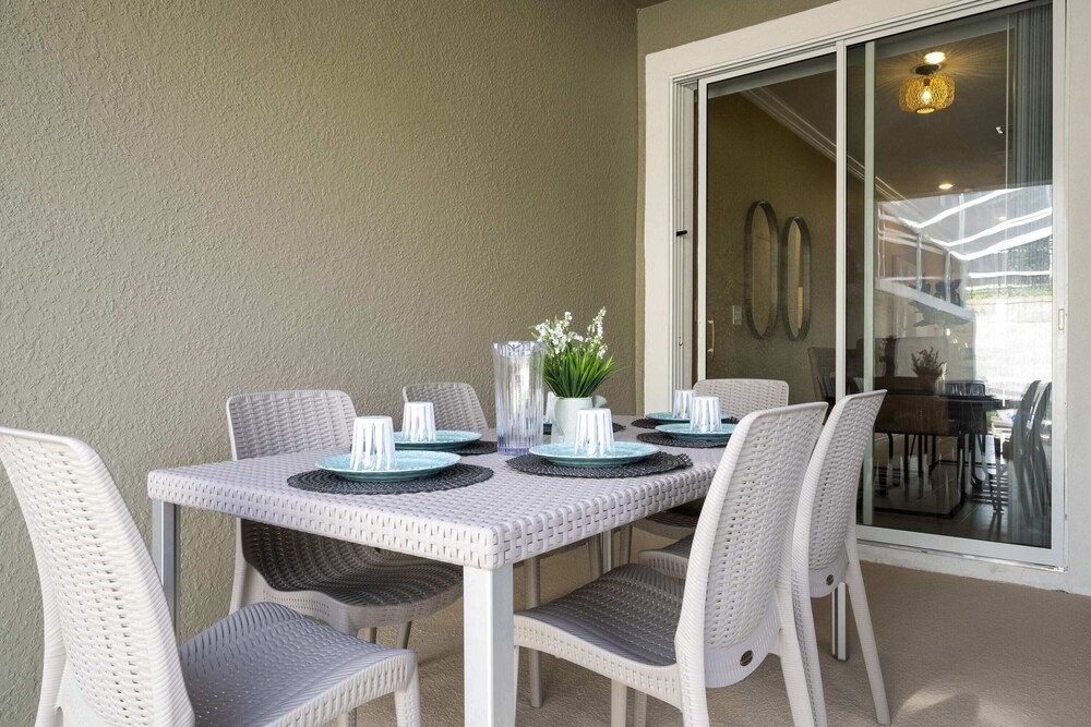 WonderFull 4Bd with Pool at Champions Gate 1174
