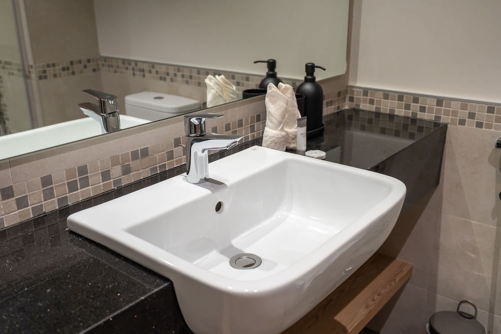 A Fantastic 1 Bed Flat Located in JVC