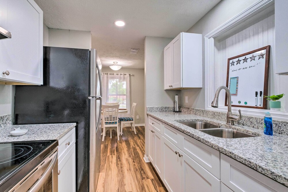 Ocala Vacations - Cozy Ocala Home w/ Porch < 1 Mi to Downtown! - Property Image 2