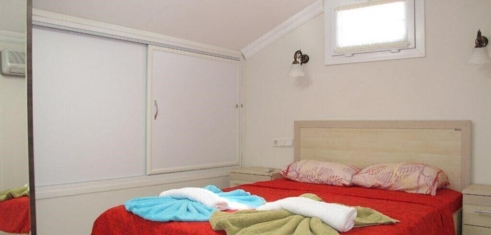 Villa ALC2 by JoyLettings view 4