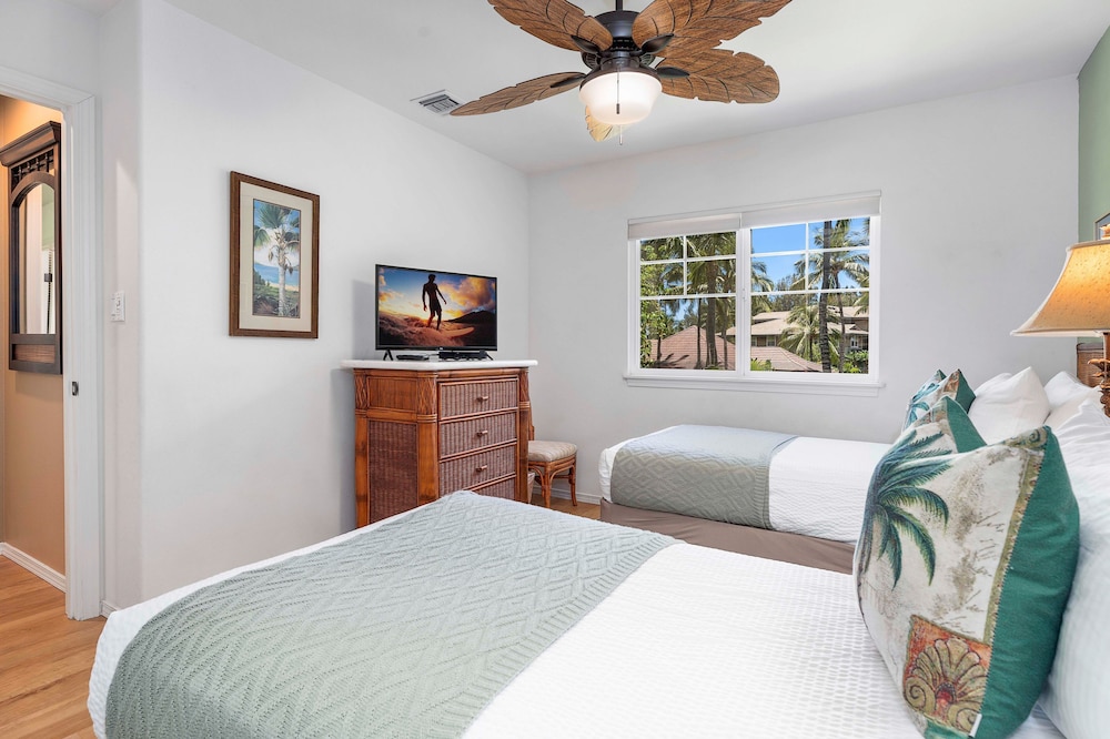 Spacious Corner Unit - Central AC - Vrkcv