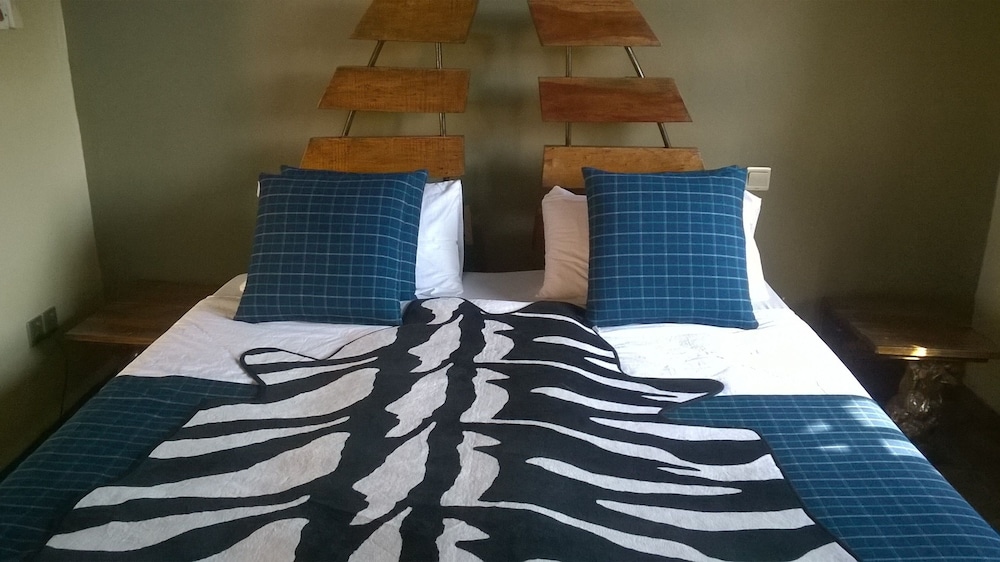Weru Weru River Lodge