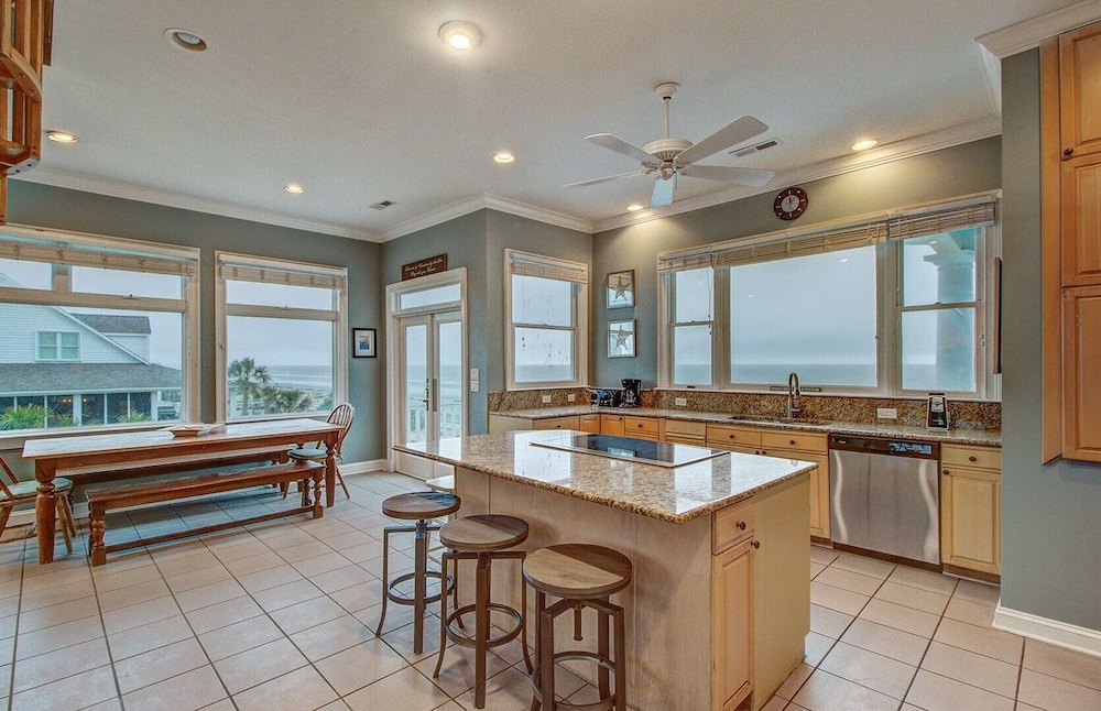 502 Ocean Blvd by Avantstay Beachfront w/ Pool & Ocean Views! view 3