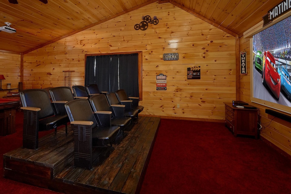 Sweet Tranquility Pool Lodge Apartment 4