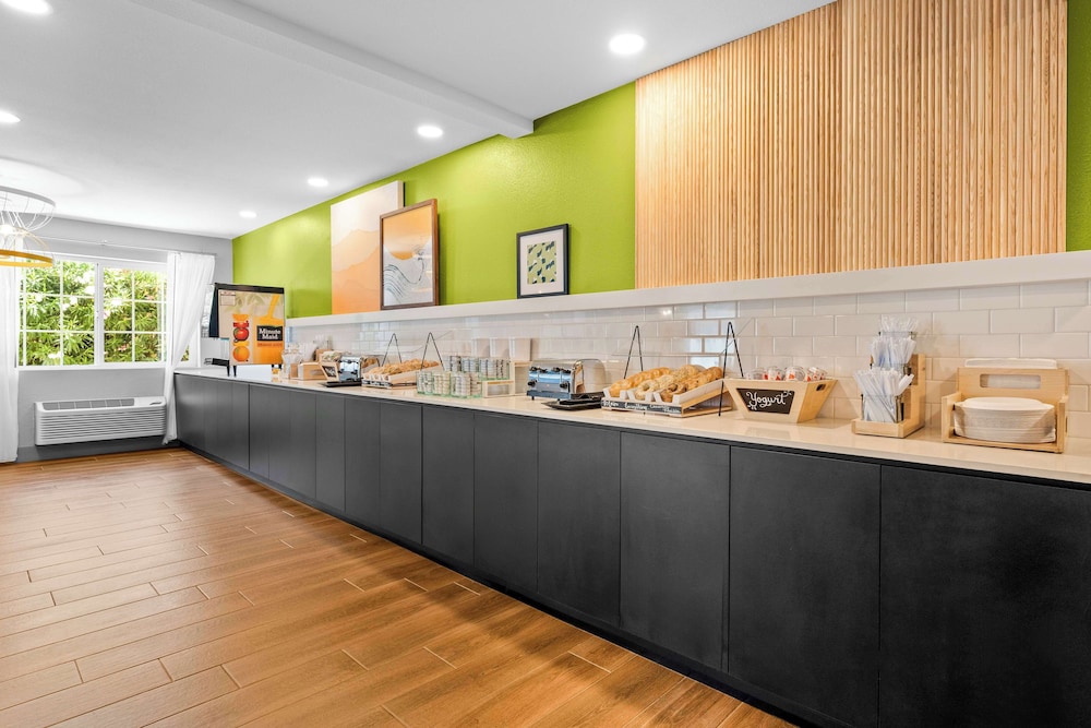 Modesto Vacations - Spark by Hilton Modesto - Property Image 13