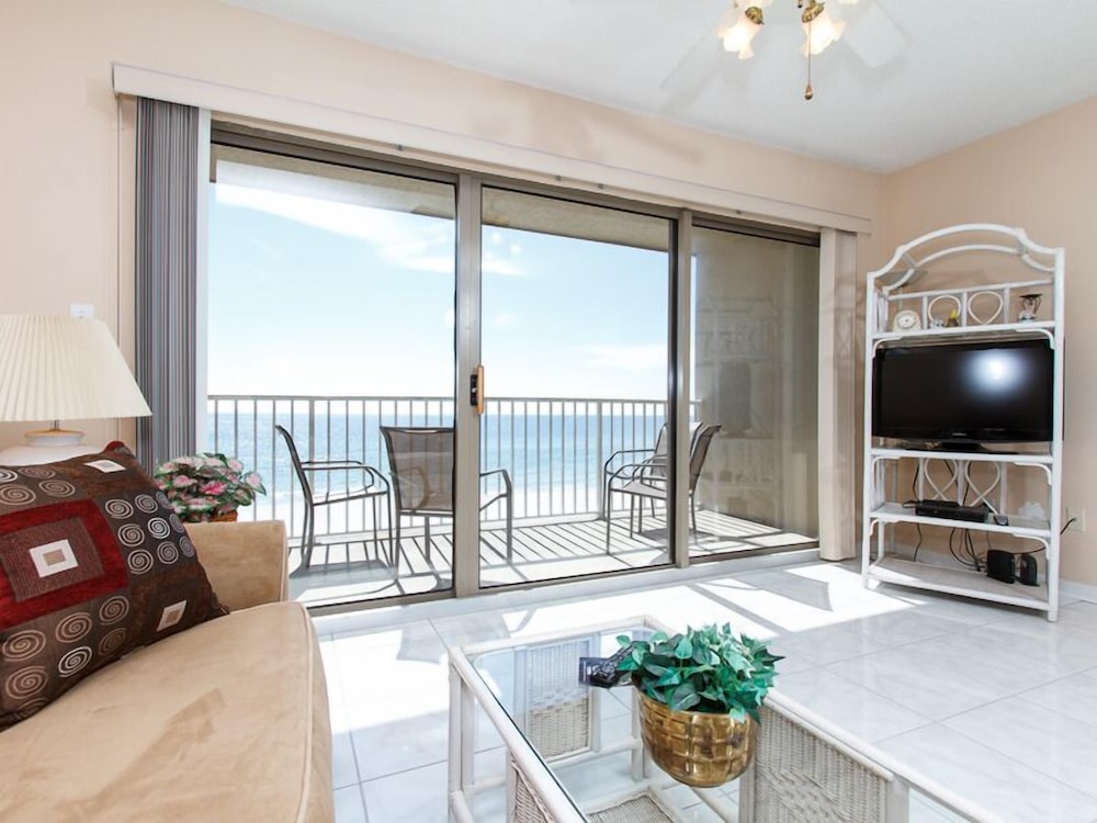 Emerald Twrs West 3003 by Brooks and Shorey Resorts