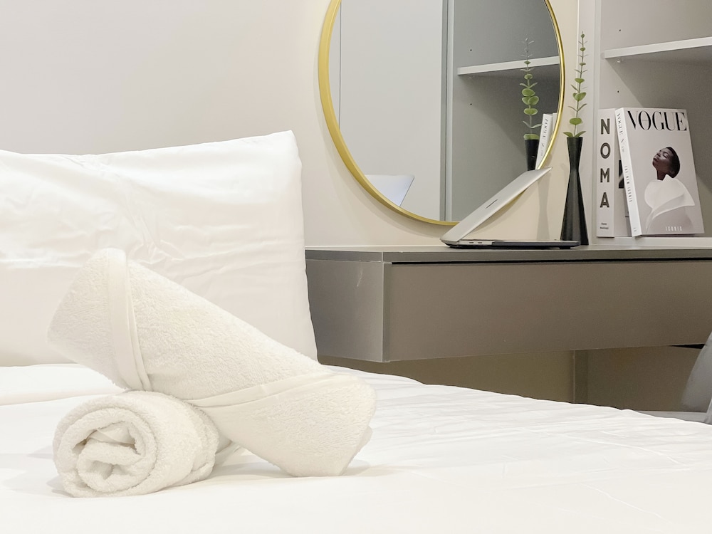 Neu Suites by Manhattan Group