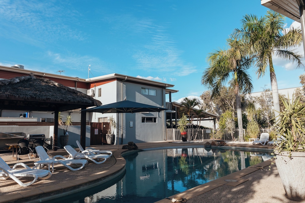 Mayfair Motel Emerald
