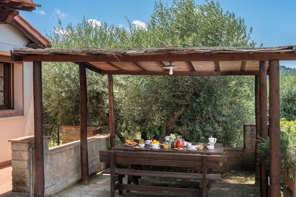 Villa Riparbella view 4