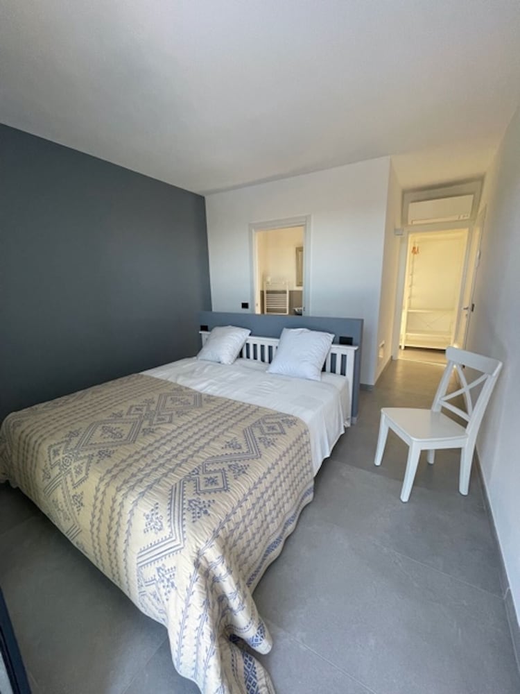 Fantastic Villa With Private Pool - Luxury Holidays on Private Island Albarella view 5